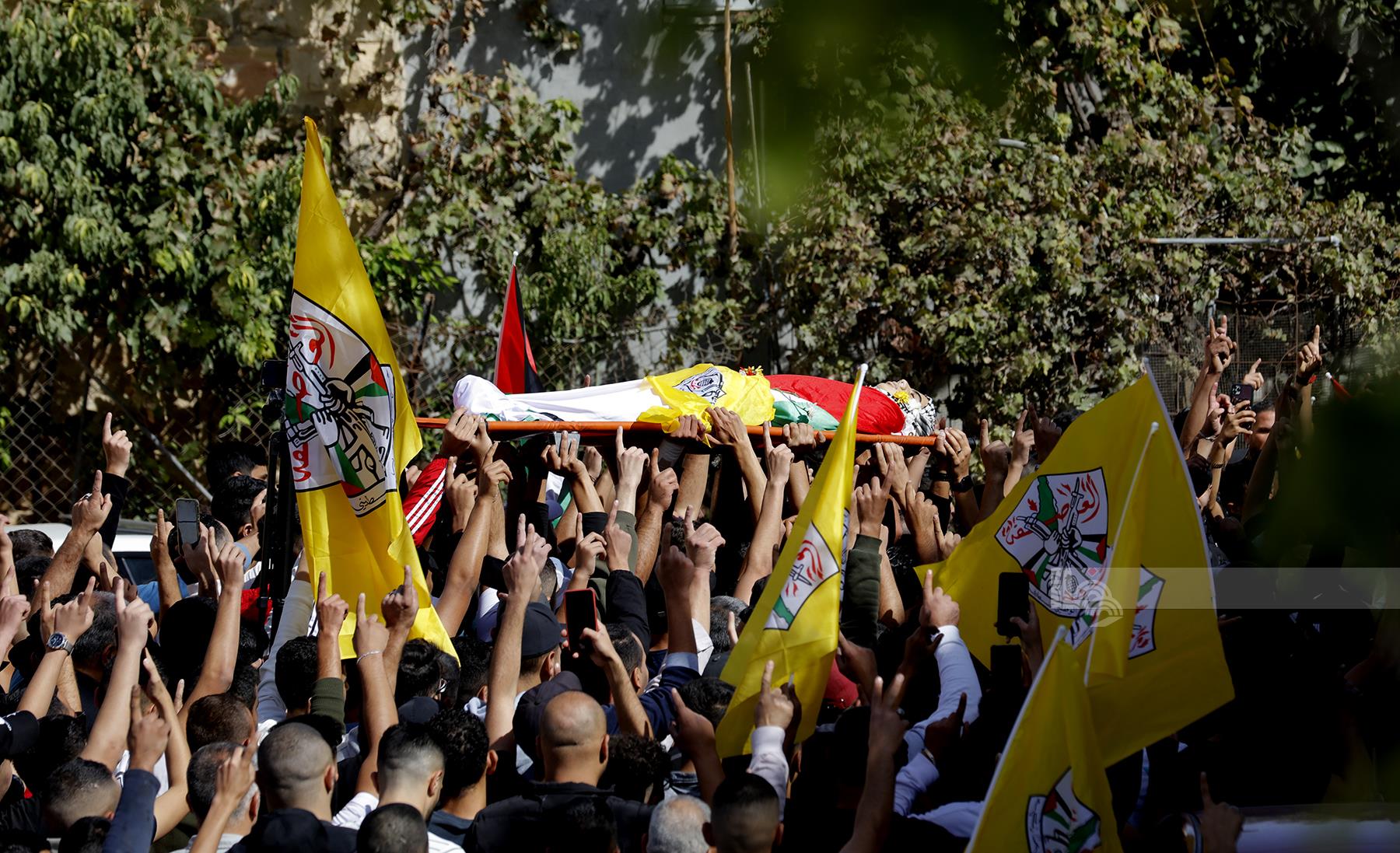 جانب من تشييع جثمان الشهيد الطفل صهيب الصوص في بلدة بيتونيا غرب رام الله (تصوير: حذيفة سرور/وفا)